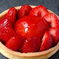 Ah voila l'été, les fraises qui poussent, tiens profitons en pour faire une tarte aux fraises !!!!