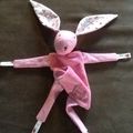 Doudou lapin rose