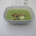 Un velouté de petits pois aux noisettes et mascarpone tiède sympa pour finir un week end en beauté !!