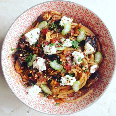 Spaghettis Complets, Sauce Tomate, Champignons et Ricotta