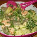 Salade d'hiver aux coeurs d'artichaut, pommes de terre, crevettes et roquette, à l'huile d'olive et à l'ail