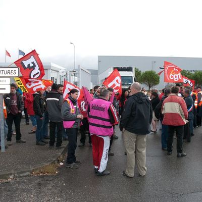 Le jeudi de la colère à la base d'Intermarché à Lectoure