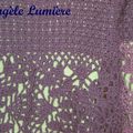 Un pull-over violet 