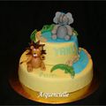  Un gâteau à étage sur le thème de la jungle pour Yanis 1 an. Gâteau pâte à sucre