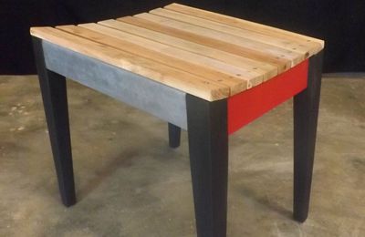 tabouret zinc et skaï rouge