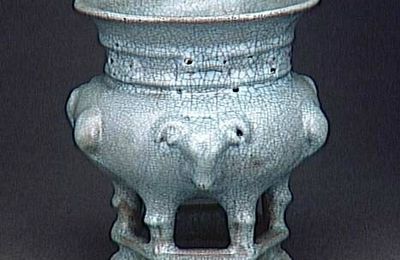 Vase à encens (brûle-parfum) jun, dynastie Ming (1368-1644