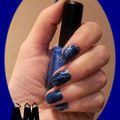 Crackle noir sur fond Bleu