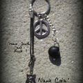 Porte clés / bijoux de sac : "Peace, Death and Rock"