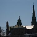 Cette église au loin c'est comme une période bien