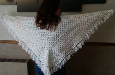 Un chale au crochet et son modèle