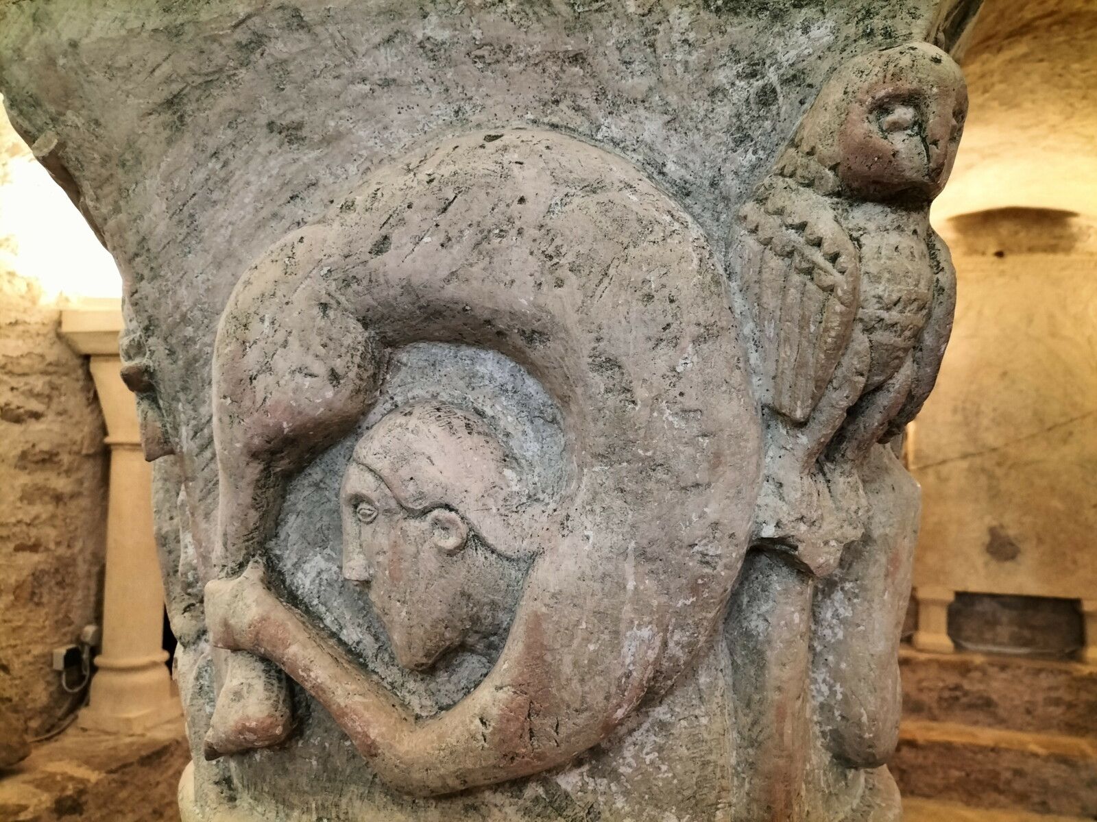 Saint-Parize-le-Châtel, église Saint-Patrice, crypte romane, colonne 1...  (58)