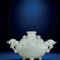 A fine carved white jade censer and cover, Qianlong period (1736-1795)