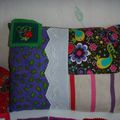 Coussin et petits tableaux fleurs de printemps