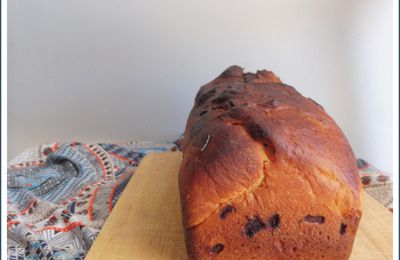 BRIOCHE AU YAOURT ET VERMICELLES DE CHOCOLAT