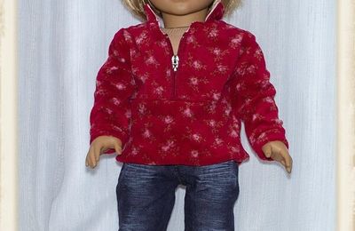 American Girl et son nouveau sweat-shirt - American Girl and her new sweatshirt