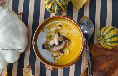 VELOUTÉ de POTIRON aux CHAMPIGNONS et NOISETTES au THERMOMIX 