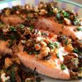 SAUMON GRILLÉ AUX CHAMPIS-NOIX-HERBES