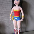 Passons aux supers héros : ma 1ère, Wonder Woman d'après Irina Nunaèva "Milli-Ni"