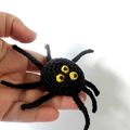 Une pomme et une araignée pour les Sérial Crocheteuses & more