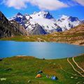 Rando relativement facile,face à LA MEIJE et à ses glaciers dans un décor grandiose: LE LAC DU GOLEON (OISANS/ISERE)