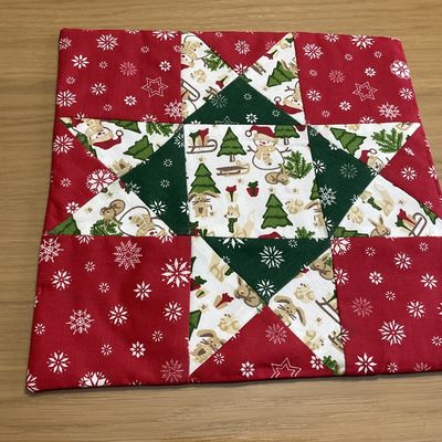 le sal Napperon de Noël  Ohio Star terminé: vos photos