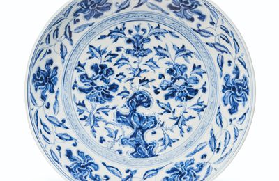 A large blue and white dish, Ming dynasty, 15th century