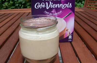 Yaourts au café viennois