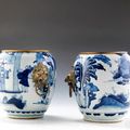 Chine. Paire de cache pots en porcelaine, XVIIIème siècle, période Kangxi (1662 1722)