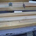 Construction d'une table de terrasse en bois (en cours)