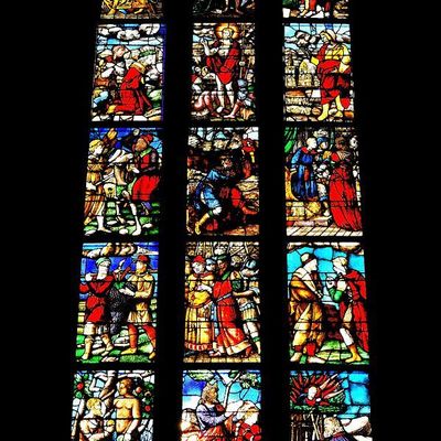 Gros plan sur l'un des vitraux de la Cathédrale de Milan - Il Duomo
