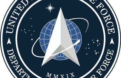 ➡️Le président Trump présente le logo de la force spatiale américaine