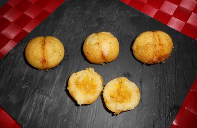 CROMESQUIS A LA POLENTA ET SON COEUR DE POIVRON JAUNE