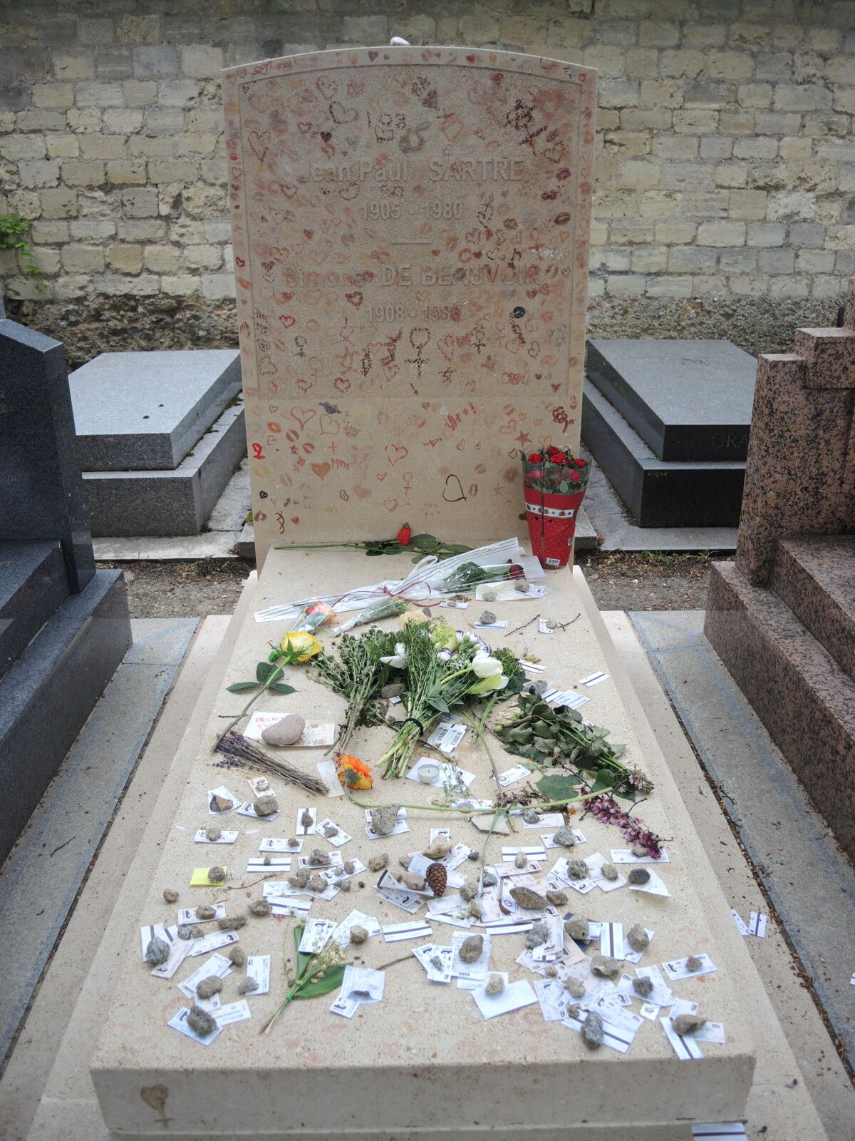 Paris, cimetière Montparnassse, tombe de Simone de Beauvoir et Jean-Paul Sartre (75)