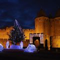 {Balade} Carcassonne, sa cité et son marché de Noël.