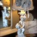  Superbe lampe ancienne double angelots patinée avec son abat jour fait maison de lin gris et dentelles brodées fleurs de tissus