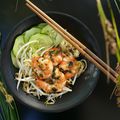 Salade thaï aux crevettes sautées