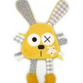 Doudou lapin jaune gris