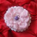 Broche fleur crochet et dentelle crochet.