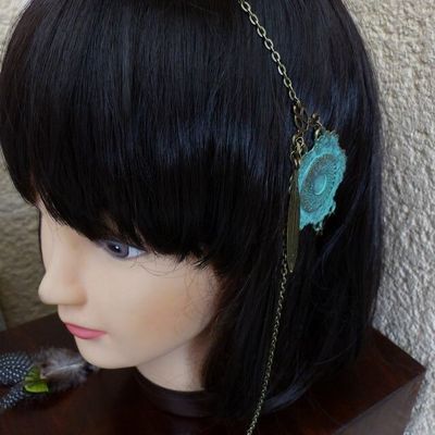 Headband d'inspiration Viking aux perles en labradorite et aux plumes