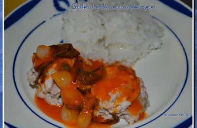 Boulettes de poulet, sauce aux petits oignons