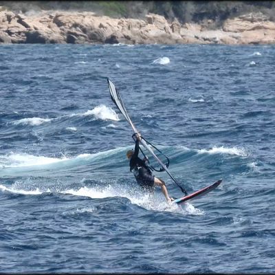 WINDSURF ON SHORE / LA MAGIE OPERE !...
