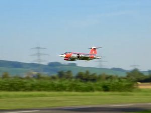 Un chasseur F104 Starfighter à l’échelle 1/3