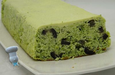 Gâteau de brocolis aux câpres et aux olives