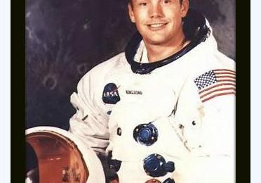 ÉTATS-UNIS : Neil Armstrong, le premier homme à avoir marché sur la Lune, est mort à 82 ans