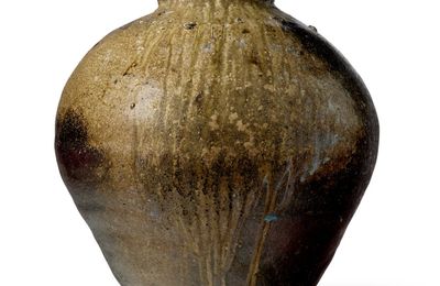 A large stoneware jar,  Muromachi Period (15th century), Echizen ware