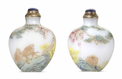 A famille rose-enameled white glass snuff bottle, Imperial, Yangzhou, circa 1770-1820