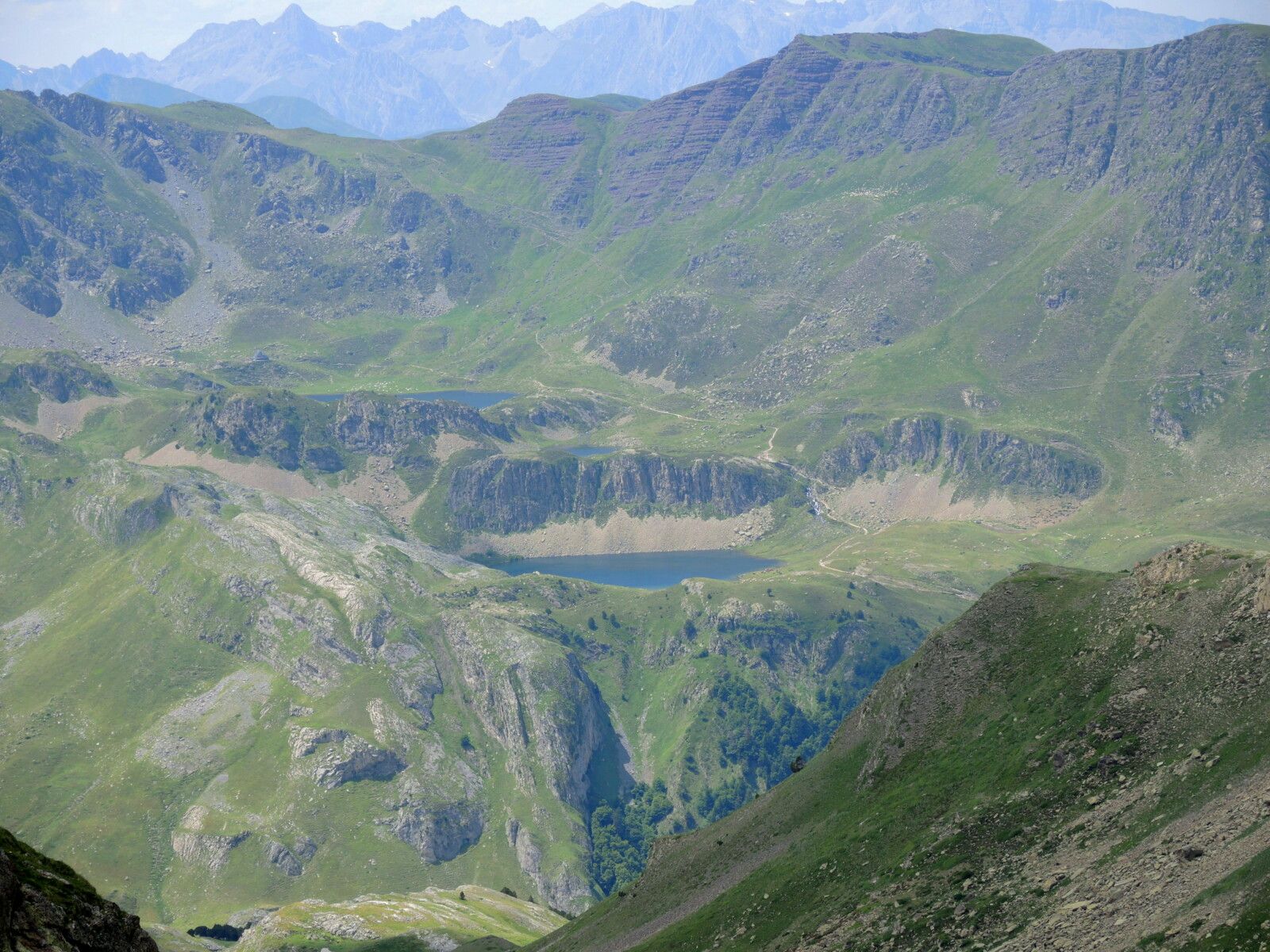 Col de Peyreget, rando Pombie-Peyreget, le col, vue sur lacs d'Ayous... (64)