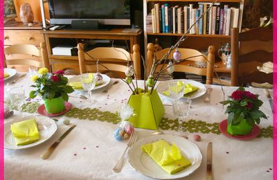 Décoration de table pour Pâques en rose & vert