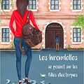 Les Hirondelles Se Posent Sur les Filles Électriques