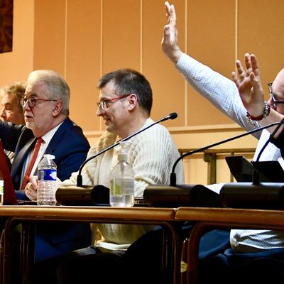 APRÈS 132 RÉUNIONS DE CONCERTATION, LE PLUI DES TROIS-RIVIÈRES ENFIN ADOPTÉ.